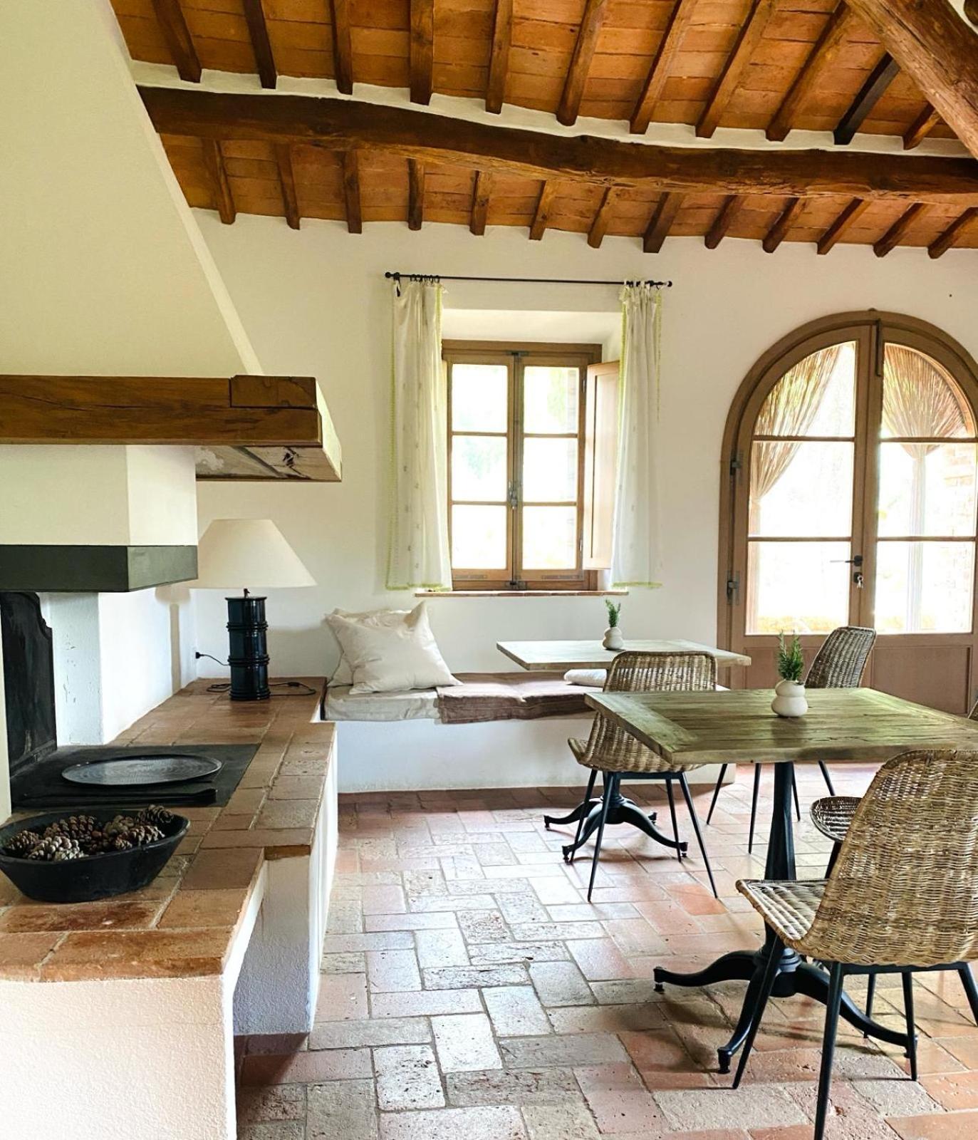 Abbadia Wine Relais Bed & Breakfast Montefollonico Екстериор снимка