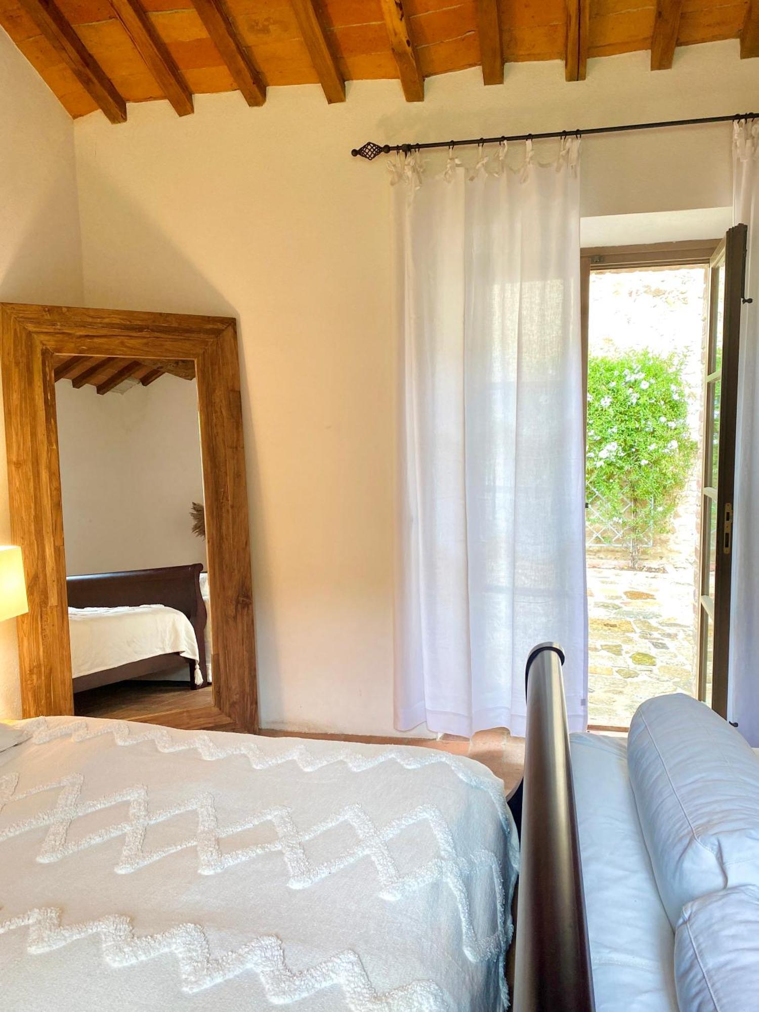 Abbadia Wine Relais Bed & Breakfast Montefollonico Екстериор снимка