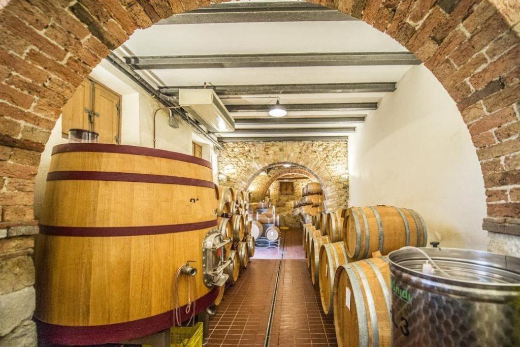 Abbadia Wine Relais Bed & Breakfast Montefollonico Екстериор снимка